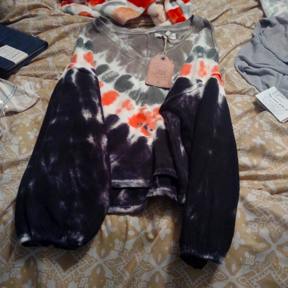 Sweatshirt